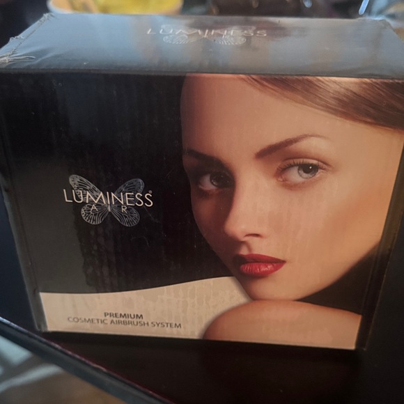Luminess Premium Airbrush Cosmetics System - Black and Gold
